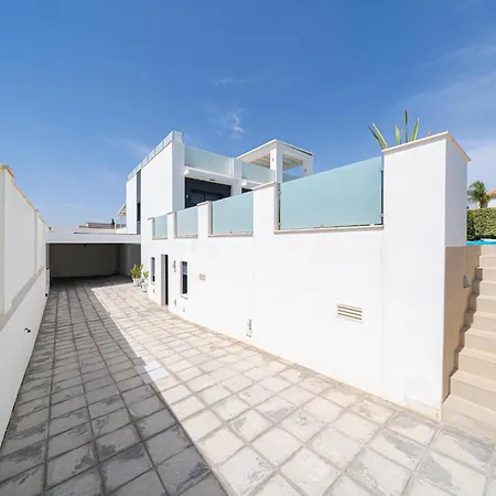 Vila Stylish With Views Torremendo