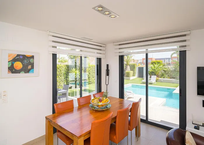 Stylish With Views * Torremendo