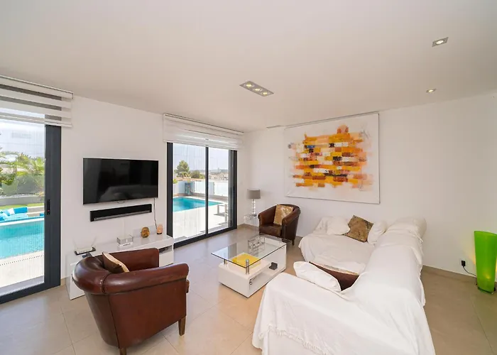Stylish With Views Torremendo